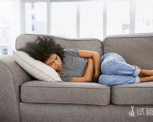 国内代怀价格表,盘点高龄女性做第三代试管怀双胞胎风险，早产、并发症均在其中